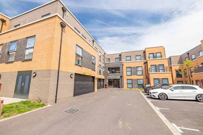 2 Bedroom Flat For Sale In Jubilee House, Cornwall Gardens, Taplow, SL6