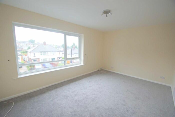 2 Bedroom Flat To Rent In Whitecote Hill, Leeds, LS13
