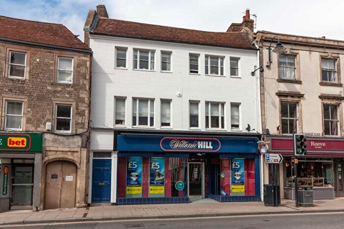 2 Bedroom Flat For Sale In Market Place, Warminster, BA12