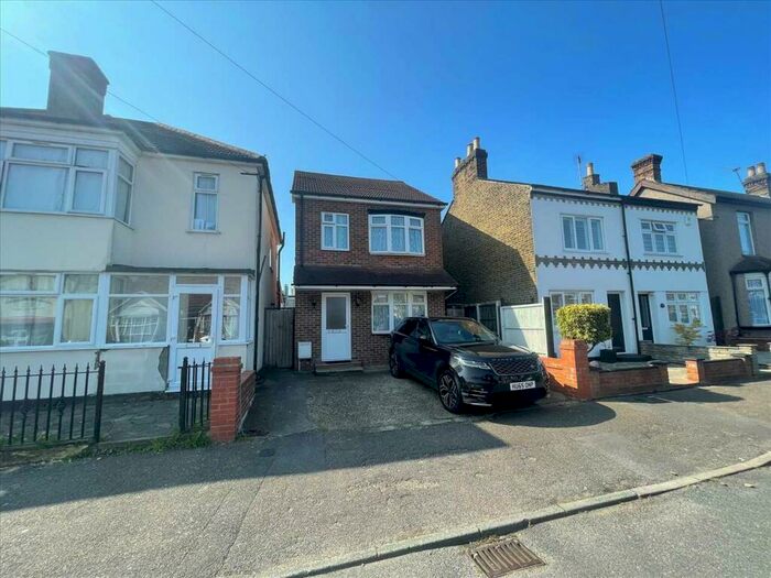 3 Bedroom Detached House To Rent In Birkbeck Road, Romford, Romford, RM7