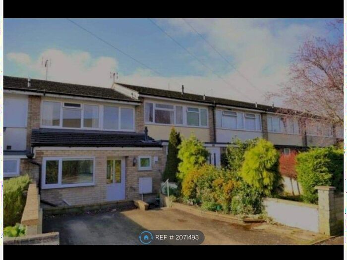 3 Bedroom Terraced House To Rent In Woodhill Rise, Calne, SN11