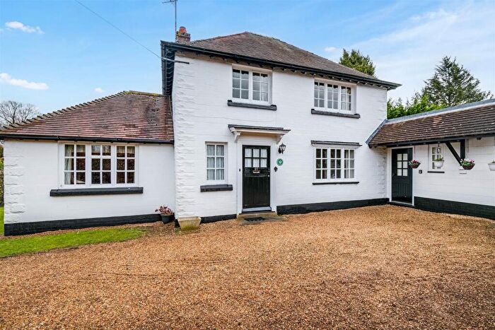 3 Bedroom Detached House For Sale In Baldock Road, Letchworth Garden City, SG6