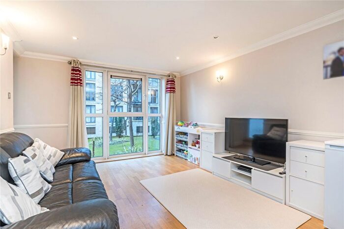 2 Bedroom Flat For Sale In Glaisher Street, Deptford, London, SE8