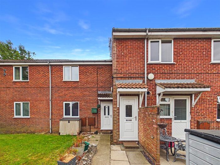 2 Bedroom Flat For Sale In Hourne Court, Hessle, HU13