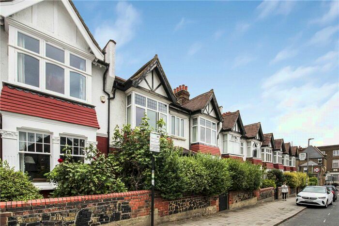 2 Bedroom Flat To Rent In Beechcroft Road, London, SW17
