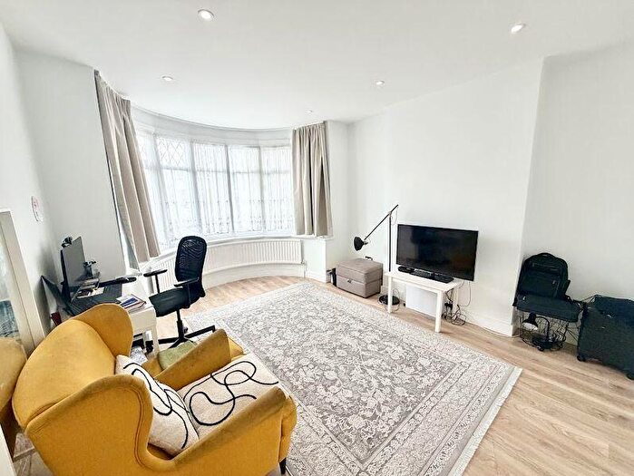 3 Bedroom Semi Detached House To Rent In Parkside Way, Harrow, HA2