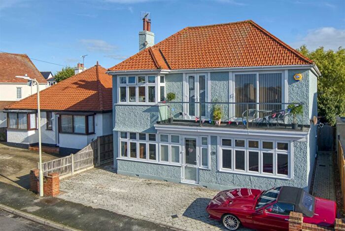 5 Bedroom Detached House To Rent In Grand Drive, Herne Bay, CT6