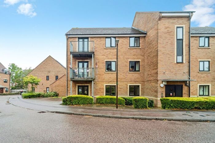 2 Bedroom Flat For Sale In Rushfields Close, Westcroft, Milton Keynes, MK4