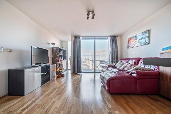 2 Bedroom Flat For Sale In Little Thames Walk, Greenwich, London, SE8