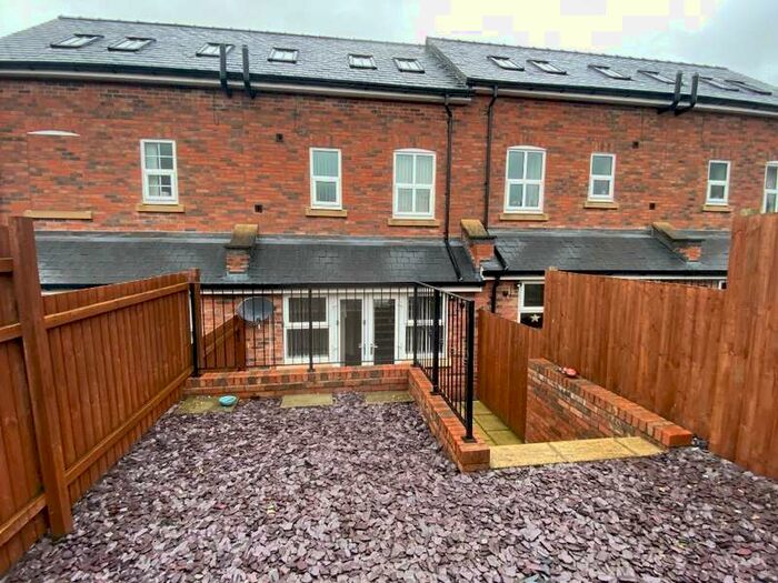 3 Bedroom Property To Rent In Cholmondeley Street Macclesfield, SK11