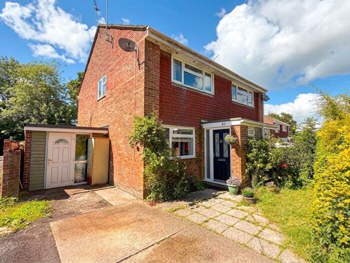 2 Bedroom Semi Detached House For Sale In Cambria Drive, Dibden, SO45