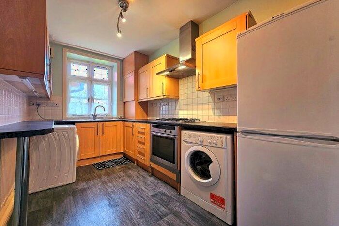 2 Bedroom Flat To Rent In Marvels Lane, London, SE12