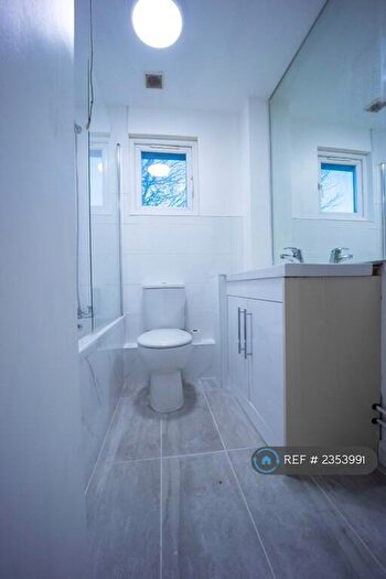 2 Bedroom End Of Terrace House To Rent In Hampstead Close, London, SE28