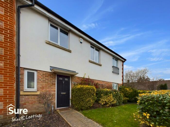 3 Bedroom End Of Terrace House To Rent In Summerleas Close, Hemel Hempstead, Hertfordshire, HP2