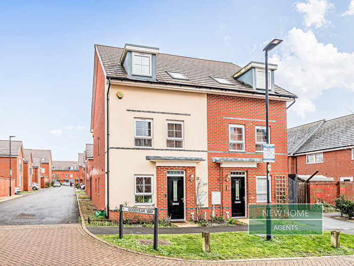 3 Bedroom Semi Detached House For Sale In Wilson Crescent, Basingstoke, RG21