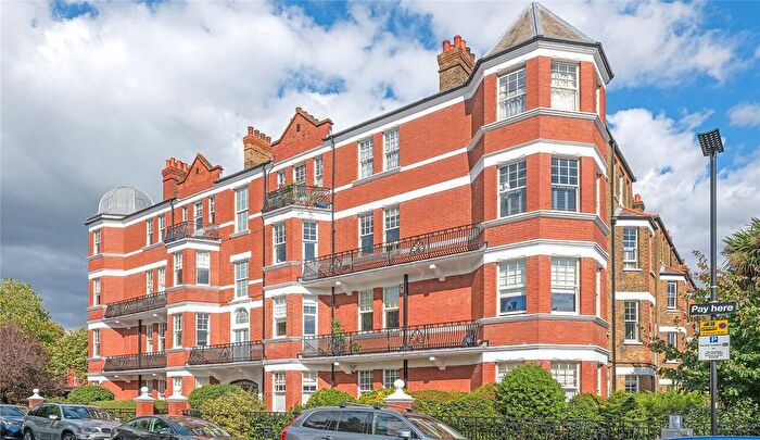 4 Bedroom Flat For Sale In Chiswick High Road, London, W4