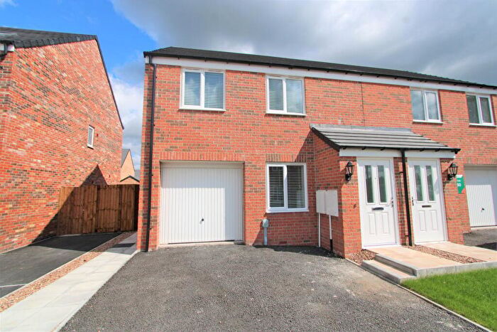 3 Bedroom Semi-Detached House To Rent In Herringbone Drive, Bessacarr, Doncaster, DN4