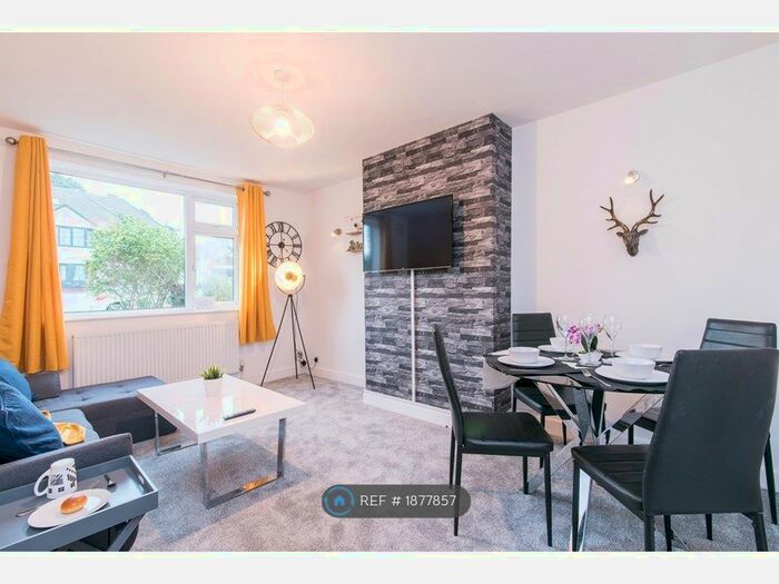 2 Bedroom Flat To Rent In Michaelmas Road, Coventry, CV3