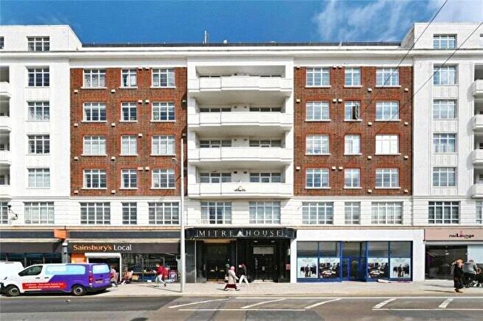 1 Bedroom Flat For Sale In Western Road, Brighton, East Sussex, BN1