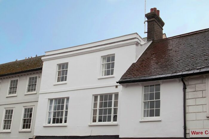 2 Bedroom Flat To Rent In High Street, Ware, SG12