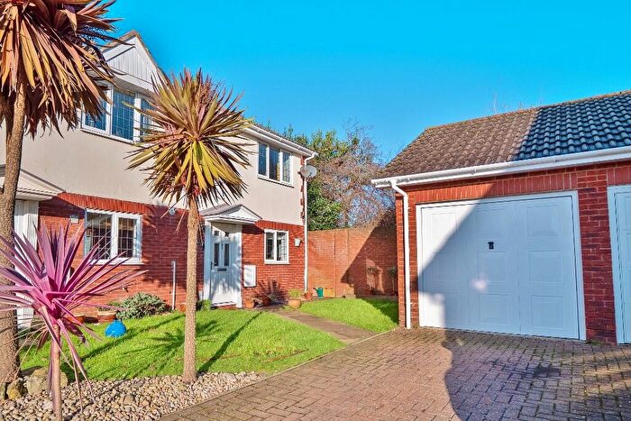 3 Bedroom Semi Detached House For Sale In Seathrift Close, Lee-on-the-Solent, PO13