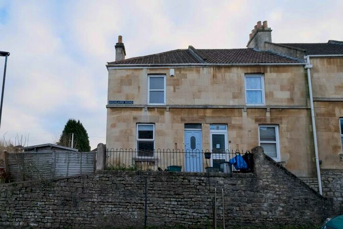 2 Bedroom End Of Terrace House To Rent In Highland Road, Bath, BA2