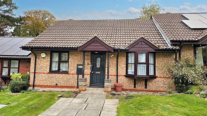 2 Bedroom Semi-detached Bungalow For Sale In Spinney Drive, Botcheston, LE9