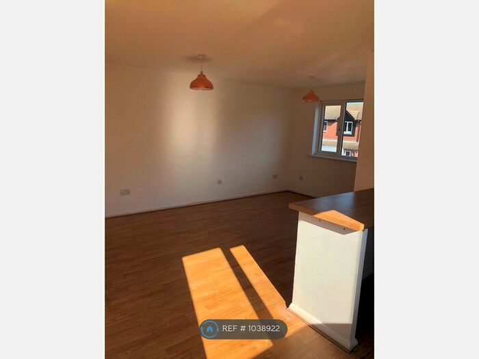 1 Bedroom Flat To Rent In Sandon Close, Rochford SS4