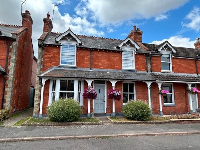 3 Bedroom Semi-Detached House For Sale In Albany Road, Andover, SP10