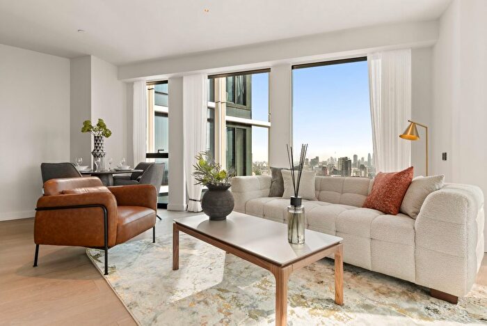 2 Bedroom Flat To Rent In River Park Tower, Nine Elms Lane, SW8