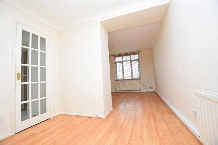 2 Bedroom Semi-Detached House To Rent In Russells Avenue, Rainham, Gillingham, ME8