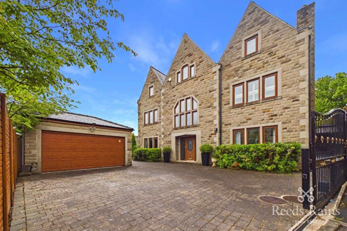 7 Bedroom Detached House For Sale In Southedge Close, Hipperholme, Halifax, West Yorkshire, HX3