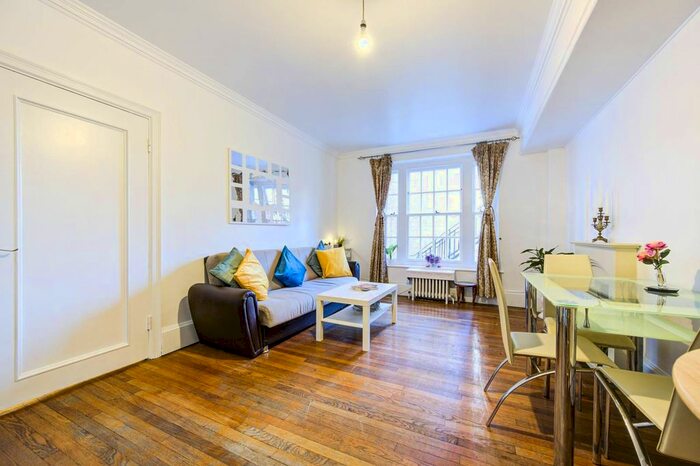 3 Bedroom Flat To Rent In Warwick Gardens, High Street Kensington, London, W14