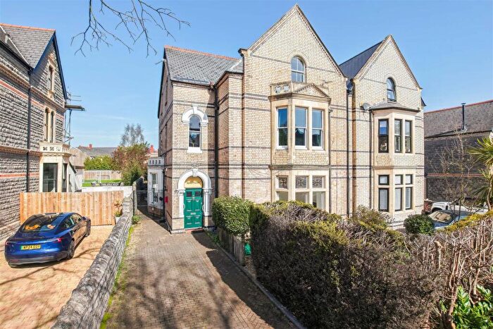 4 Bedroom Maisonette For Sale In Stanwell Road, Penarth, Vale Of Glamorgan, CF64