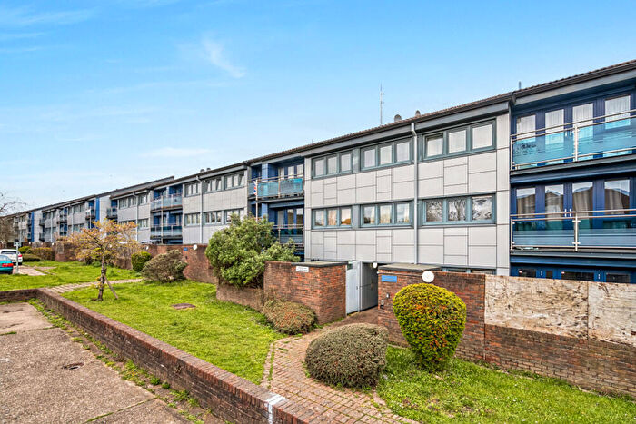 2 Bedroom Flat For Sale In Francis Road, Harrow, HA1