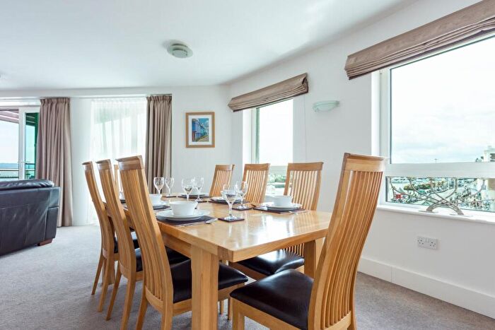 3 Bedroom Apartment For Sale In The Quay, Poole, BH15