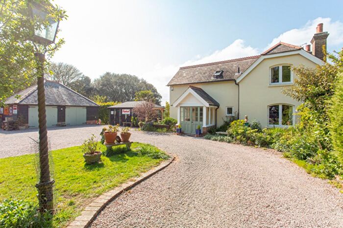 3 Bedroom Detached House For Sale In Hawkshill Camp Road, Walmer, Deal, Kent, CT14
