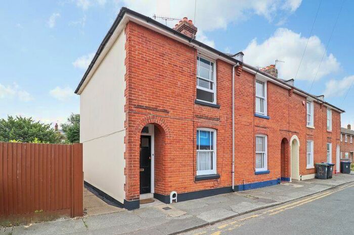 3 Bedroom Semi-Detached House To Rent In Wincheap, CT1