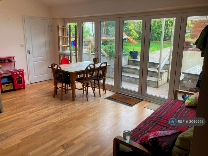 4 Bedroom End Of Terrace House To Rent In Wessex Road, Dorchester, DT1