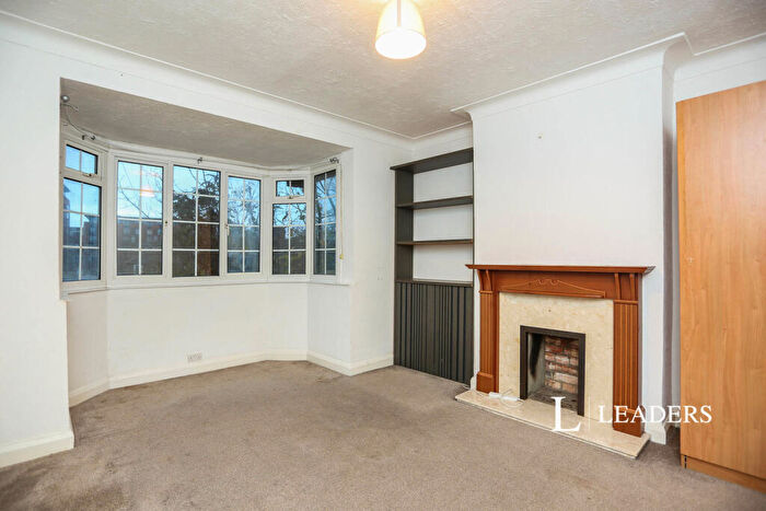 2 Bedroom Flat To Rent In Ethelbert Close, Bromley, BR1