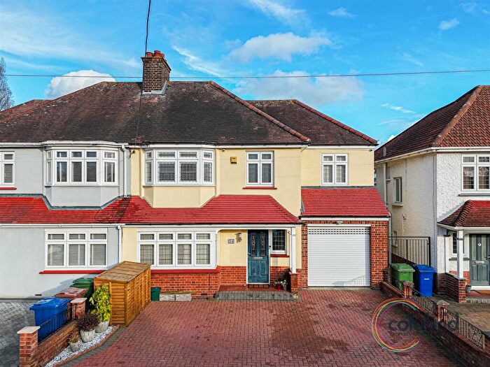 4 Bedroom Semi-Detached House For Sale In Barstable Road, Stanford-le-Hope, SS17