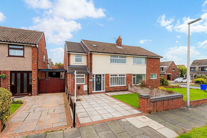 3 Bedroom Semi-Detached House For Sale In Sandiway Avenue, Widnes, WA8