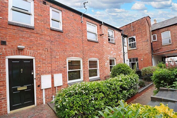 2 Bedroom Mews To Rent In Clarendon Avenue, Leamington Spa, CV32