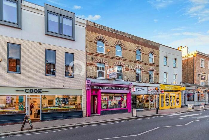 1 Bedroom Flat To Rent In Victoria Road, Surbiton, Surrey, KT6