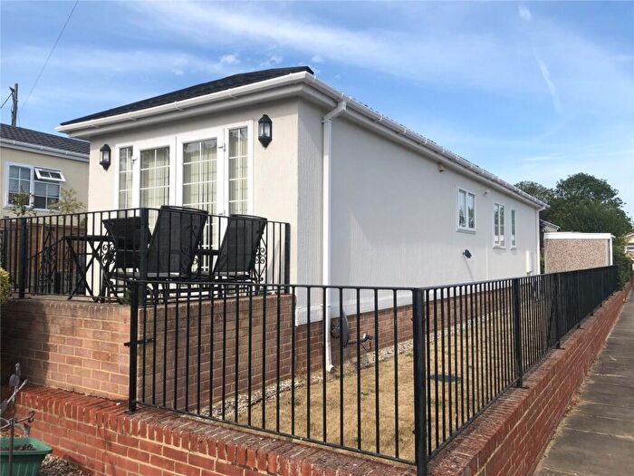 2 Bedroom Detached House For Sale In Central Avenue, Chelmsford, Essex, CM3