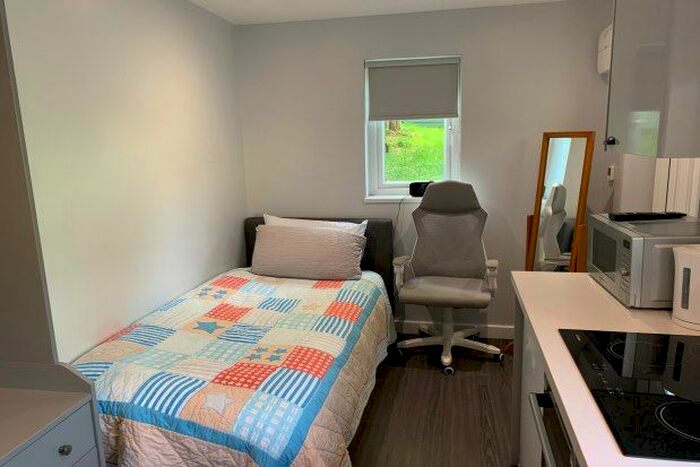 Studio To Rent In Constance Crescent, Bromley, BR2