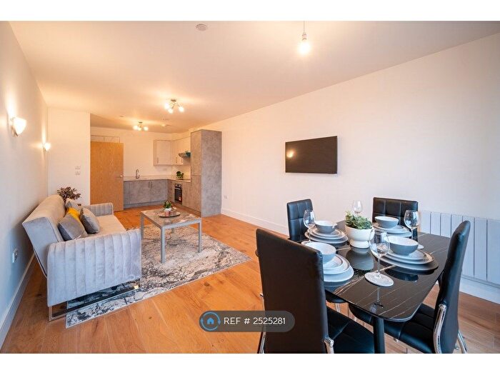 1 Bedroom Flat To Rent In Staines Road, Hounslow, TW4