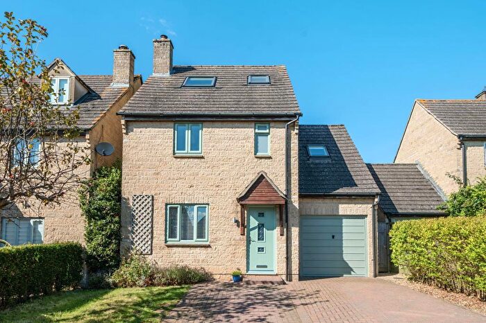 4 Bedroom Detached House For Sale In Chadlington, Oxfordshire, OX7