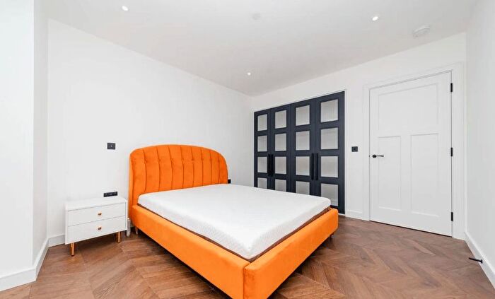 3 Bedroom Flat To Rent In Manners House, Brook Street, KT1