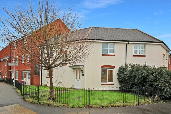 3 Bedroom Semi-Detached House To Rent In Prince Rupert Dr, Aylesbury HP19